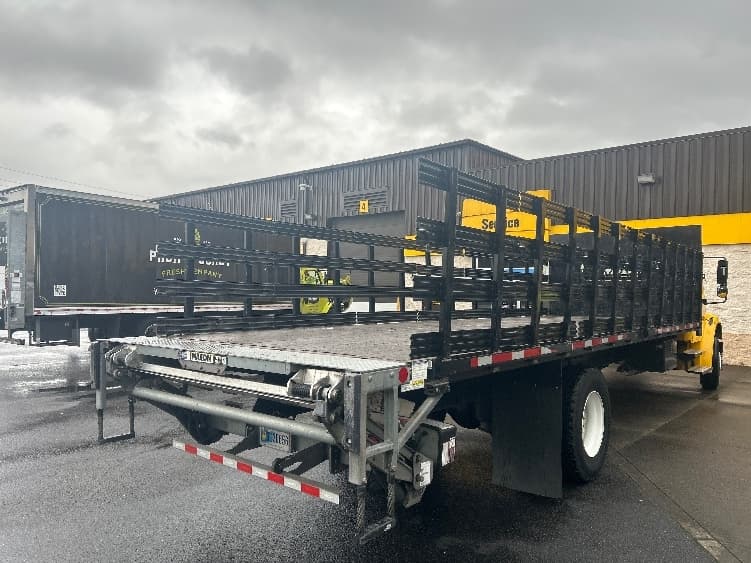 2022 Freightliner M2 106 — photo 10