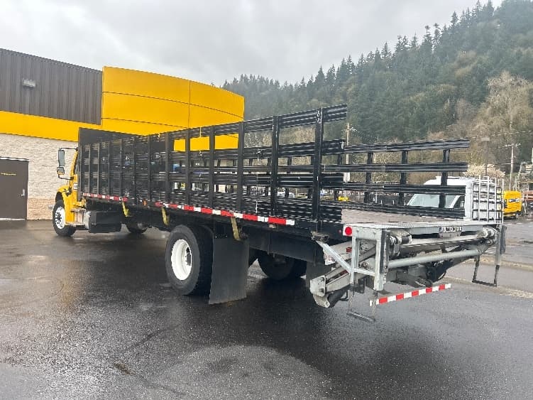 2022 Freightliner M2 106 — photo 6