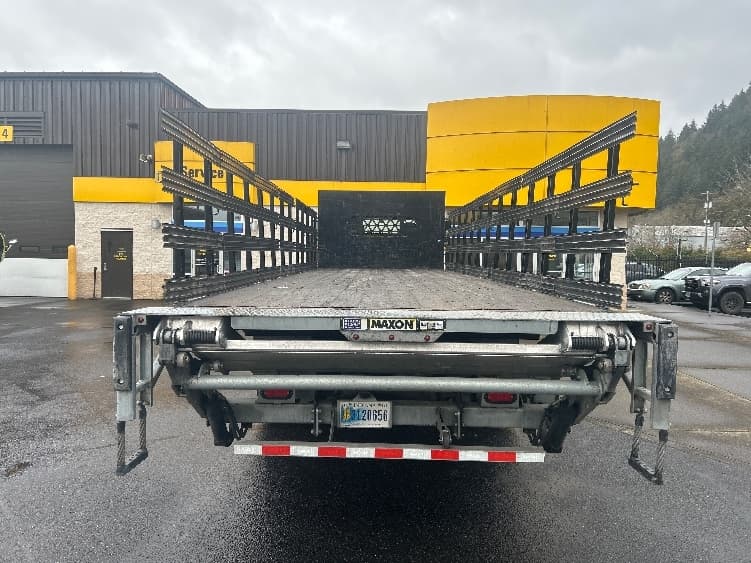 2022 Freightliner M2 106 — photo 7