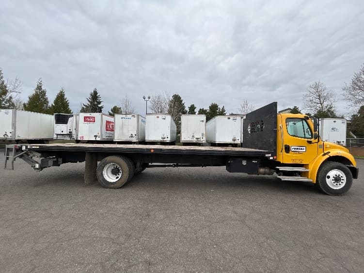 2022 Freightliner M2 106 — photo 10