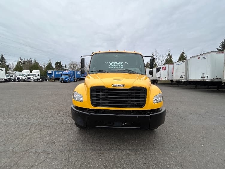 2022 Freightliner M2 106 — photo 2
