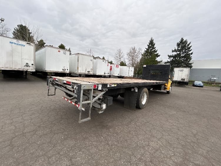 2022 Freightliner M2 106 — photo 8