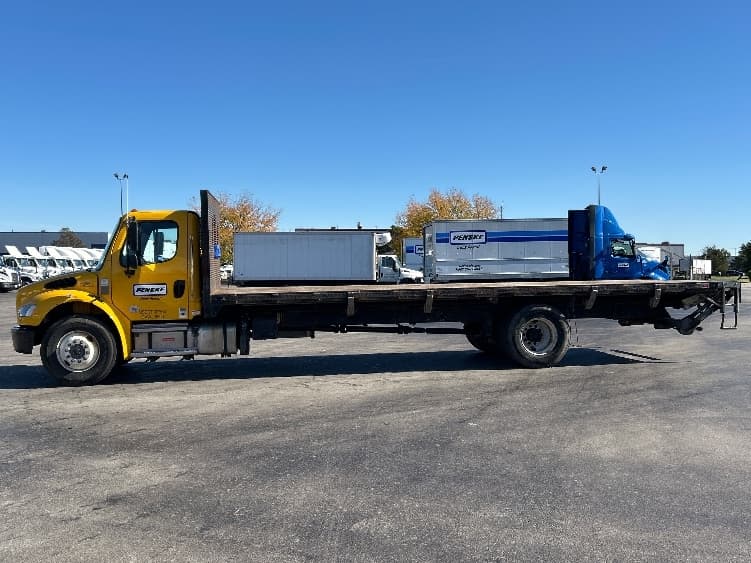 2022 Freightliner M2 106 — photo 4