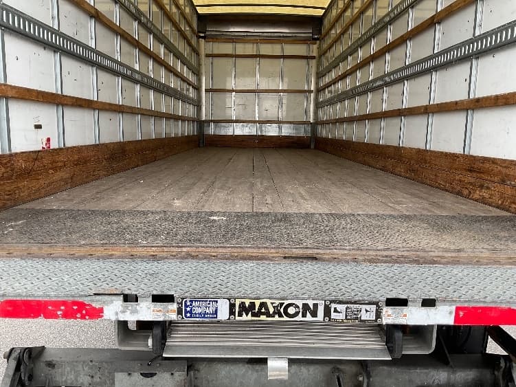 2022 Freightliner M2 106 — photo 10