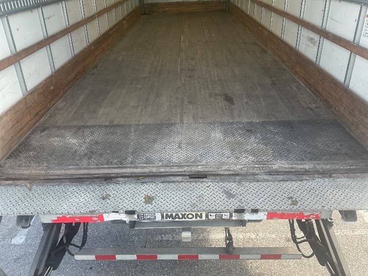 2022 Freightliner M2 106 — photo 10