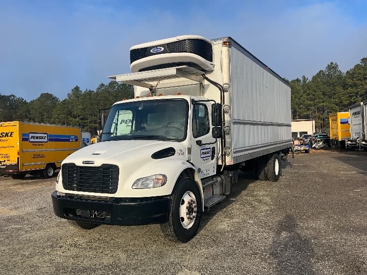 2022 Freightliner M2 106 — photo 3