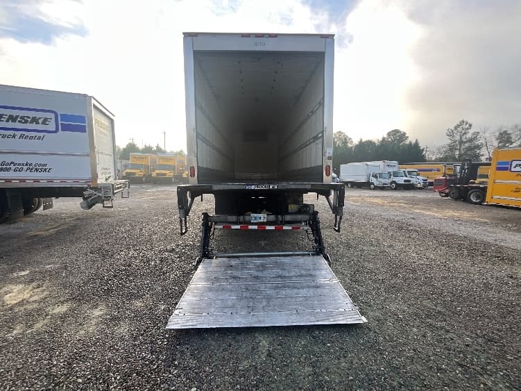 2022 Freightliner M2 106 — photo 9