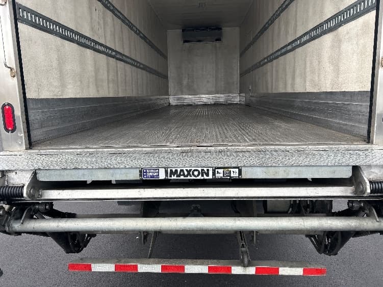 2022 Freightliner M2 106 — photo 10