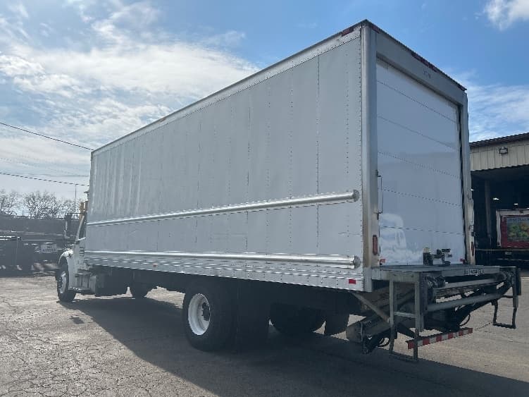 2022 Freightliner M2 106 — photo 6