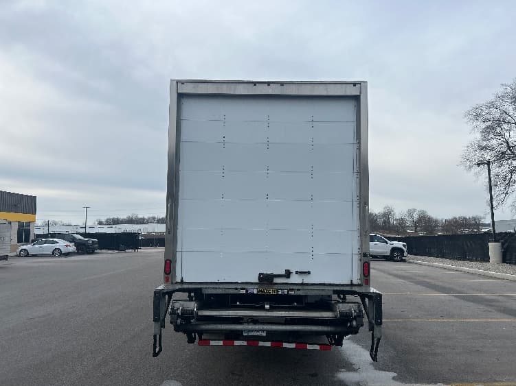 2022 Freightliner M2 106 — photo 7