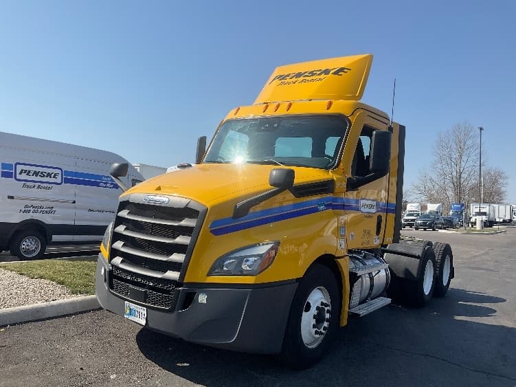 2022 Freightliner Cascadia — photo 3