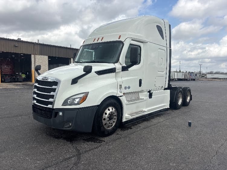 2021 Freightliner Cascadia — photo 3