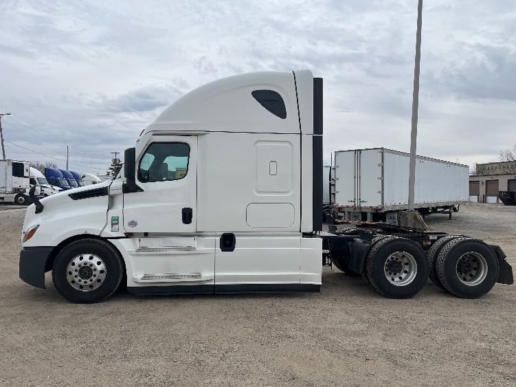 2021 Freightliner Cascadia — photo 4