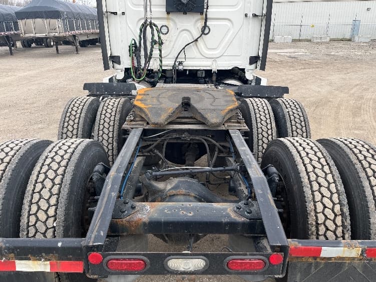 2021 Freightliner Cascadia — photo 6