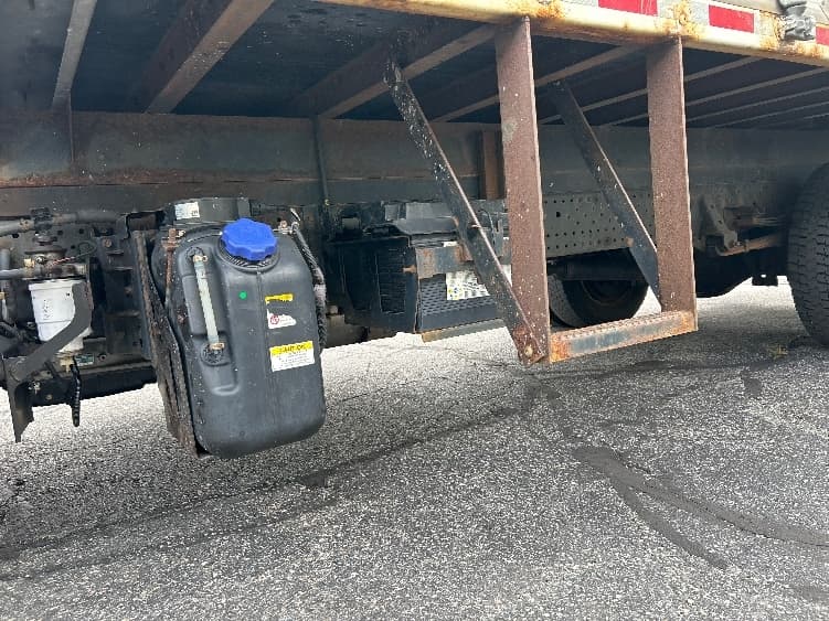 2021 Isuzu NRR — photo 5