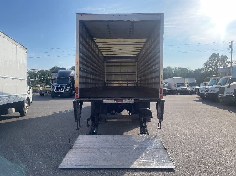 2022 Freightliner M2 106 — photo 9