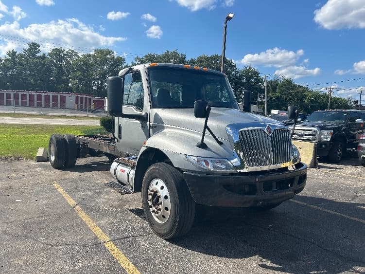 2022 International MV — photo 3