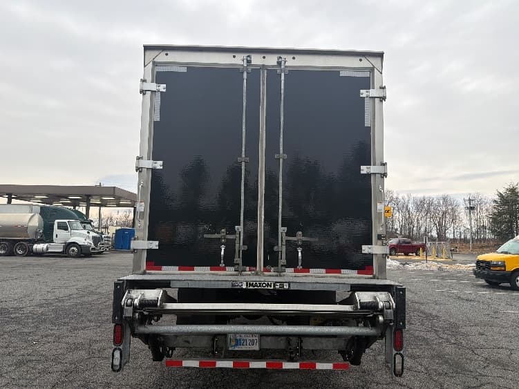 2022 Freightliner M2 106 — photo 7