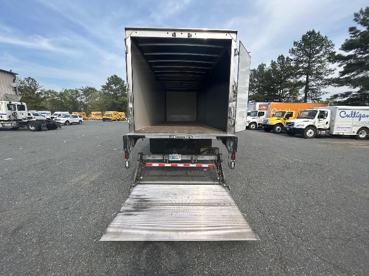 2022 Freightliner M2 106 — photo 9