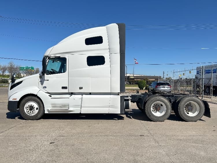 2022 Volvo VNL 760 — photo 4