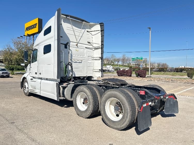 2022 Volvo VNL 760 — photo 5