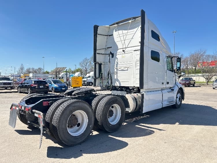 2022 Volvo VNL 760 — photo 7