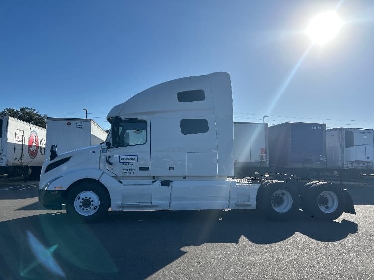 2022 Volvo VNL 760 — photo 4