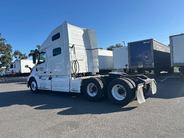 2022 Volvo VNL 760 — photo 5