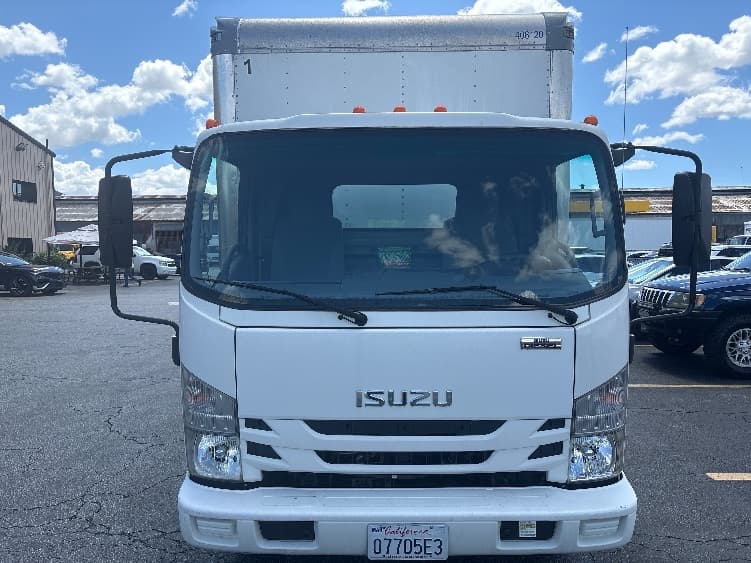 2021 Isuzu NQR — photo 2