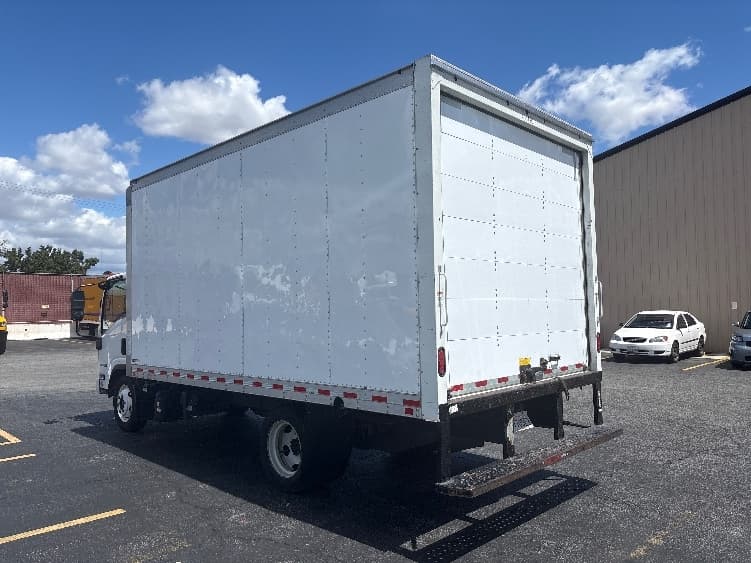 2021 Isuzu NQR — photo 6