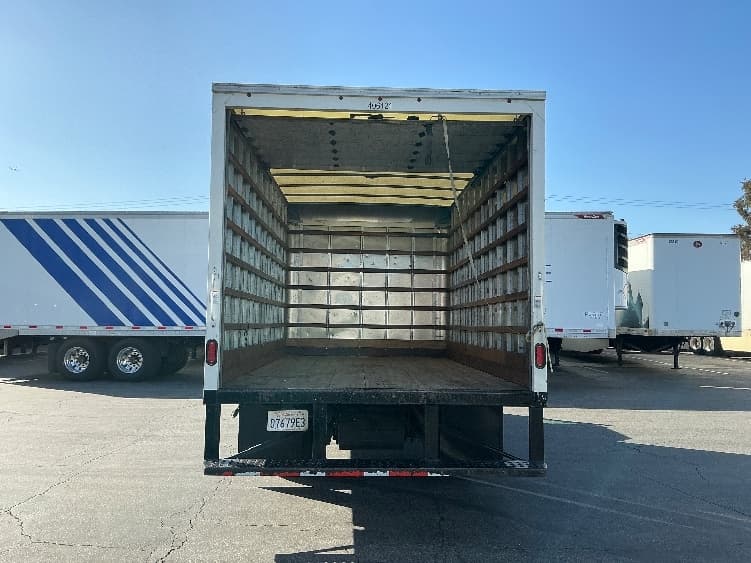 2021 Isuzu NQR — photo 8