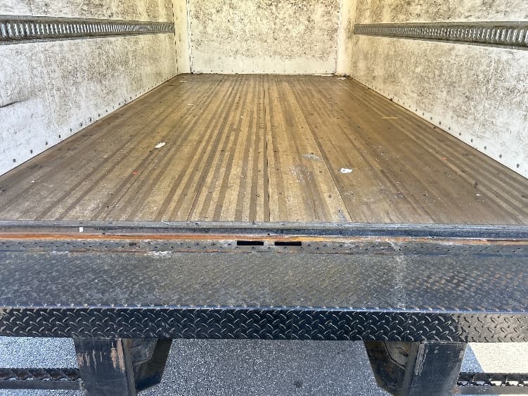 2021 Isuzu NPR — photo 9