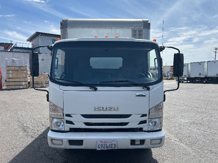 2022 Isuzu NPR — photo 2