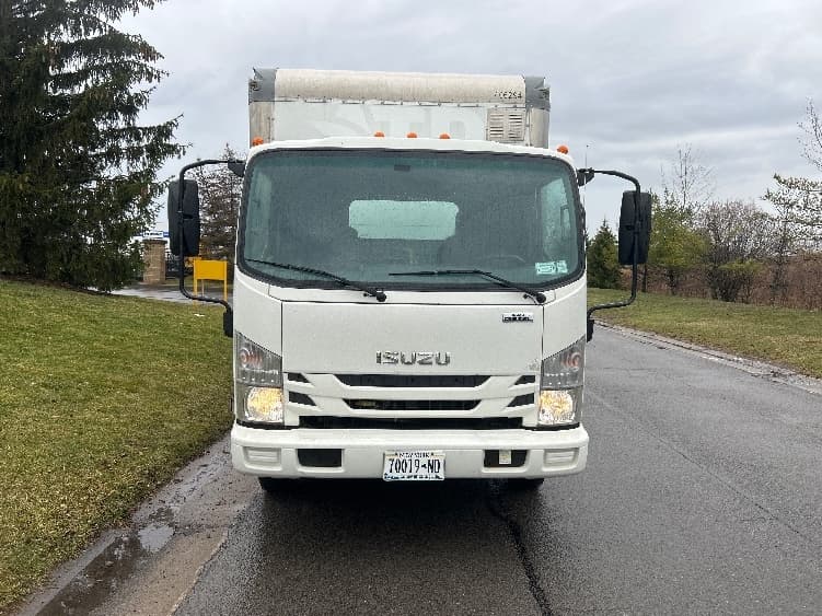 2021 Isuzu NPR — photo 2