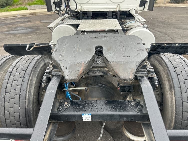 2022 Freightliner Cascadia — photo 6