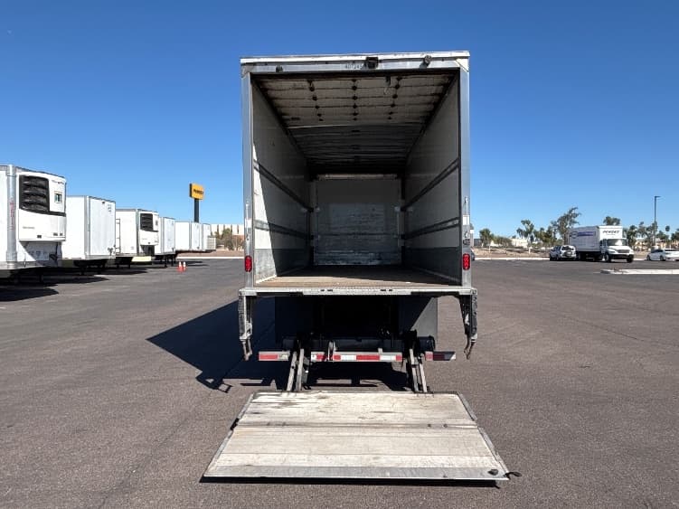 2022 Freightliner M2 106 — photo 9