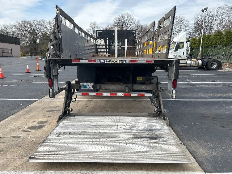 2022 Freightliner M2 106 — photo 8