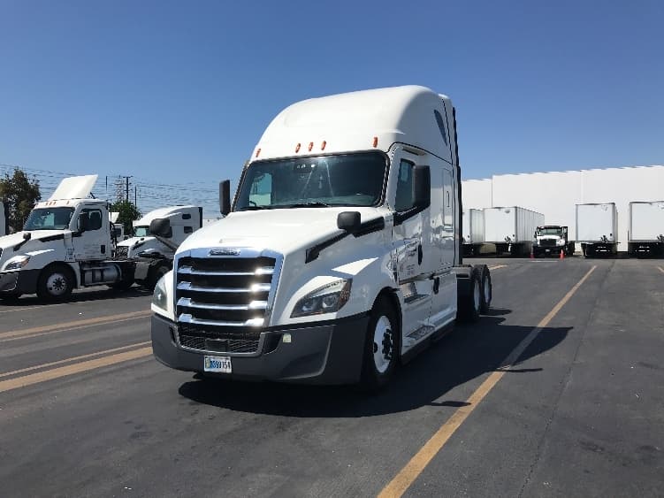 2024 Freightliner Cascadia — photo 3