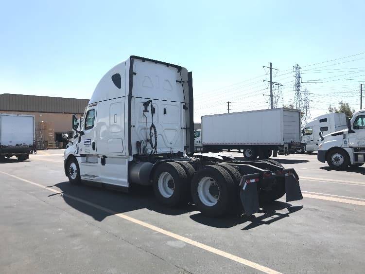 2024 Freightliner Cascadia — photo 5