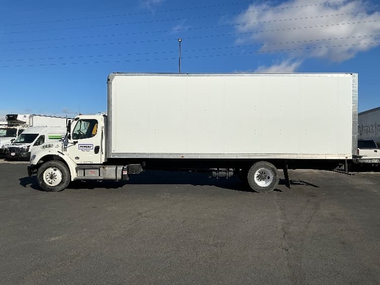 2022 Freightliner M2 106 — photo 4