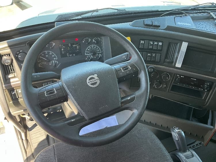 2022 Volvo VNL 760 — photo 10