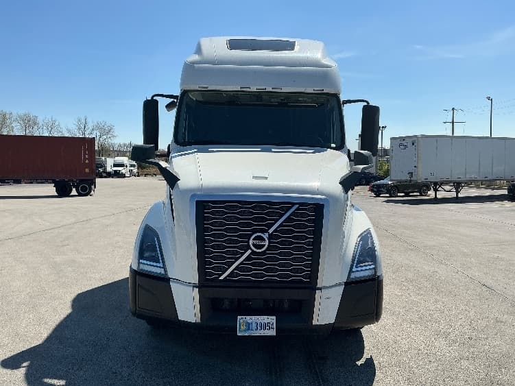 2022 Volvo VNL 760 — photo 2