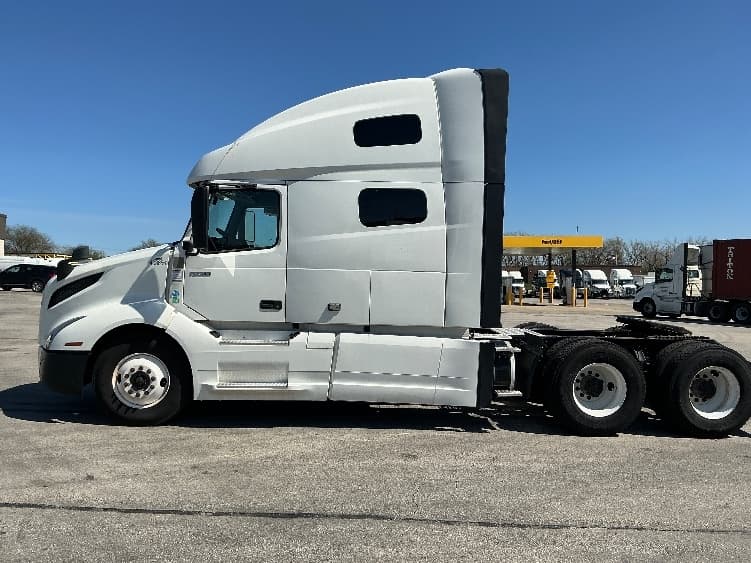 2022 Volvo VNL 760 — photo 4