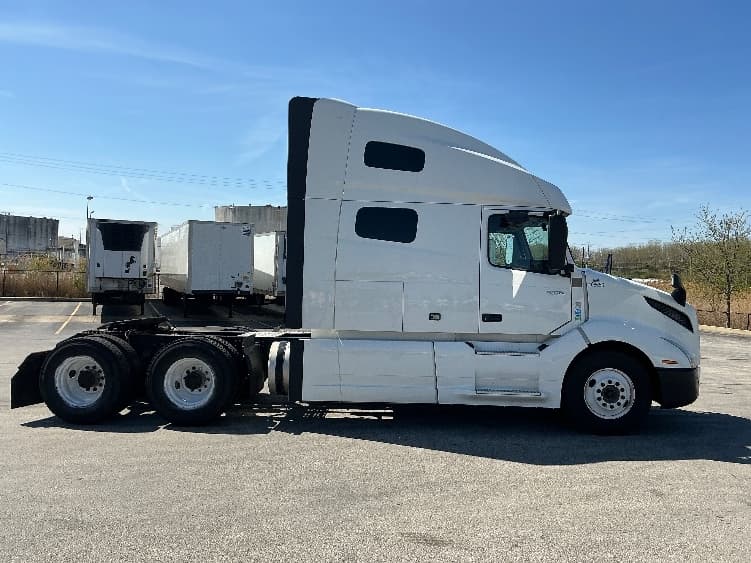 2022 Volvo VNL 760 — photo 8
