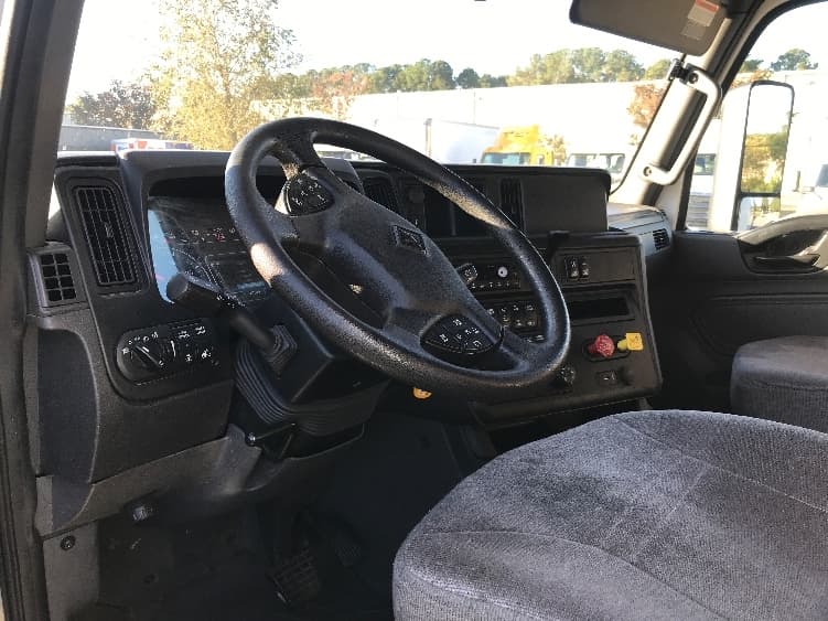 2022 International LT — photo 10