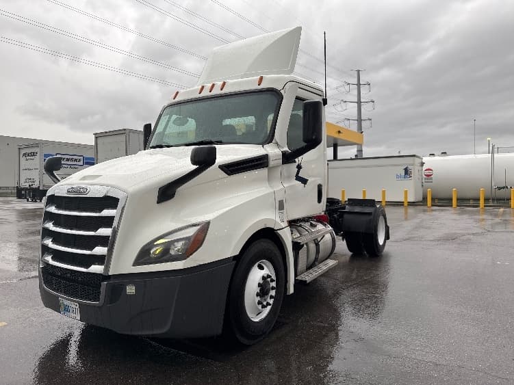 2022 Freightliner Cascadia — photo 3