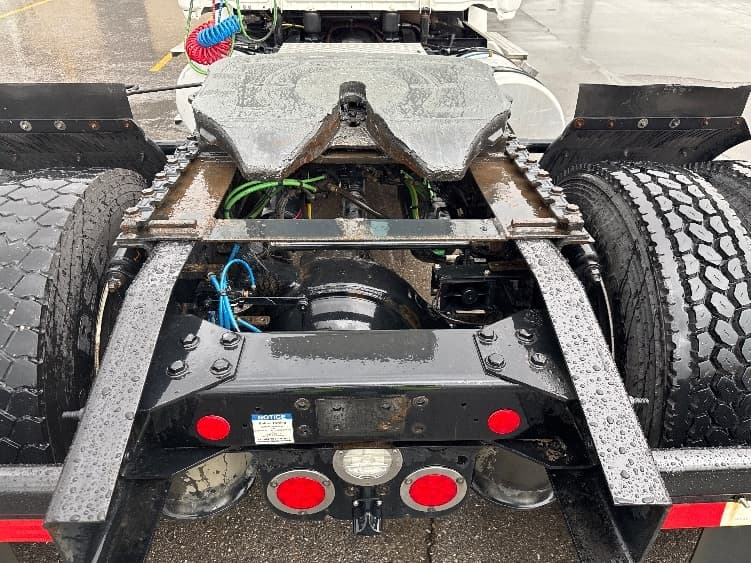 2022 Freightliner Cascadia — photo 6