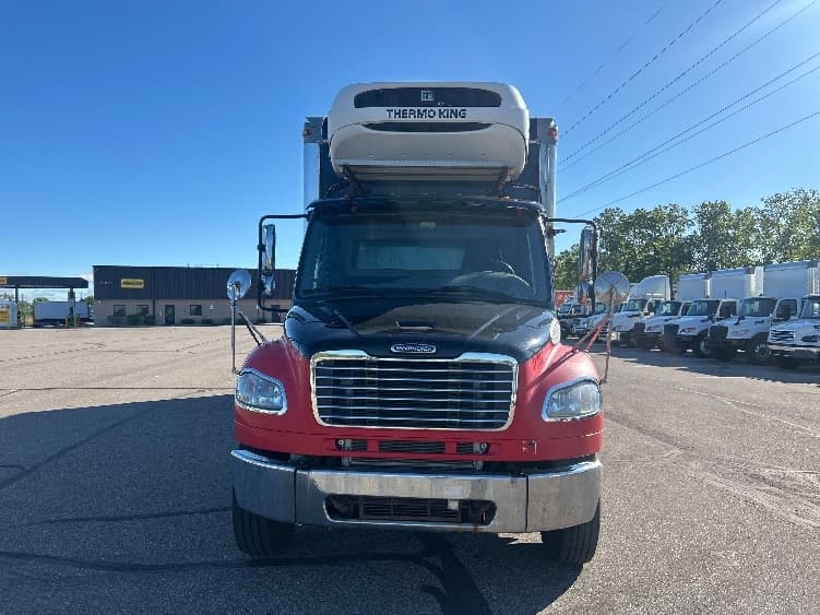 2018 Freightliner M2 106 — photo 2