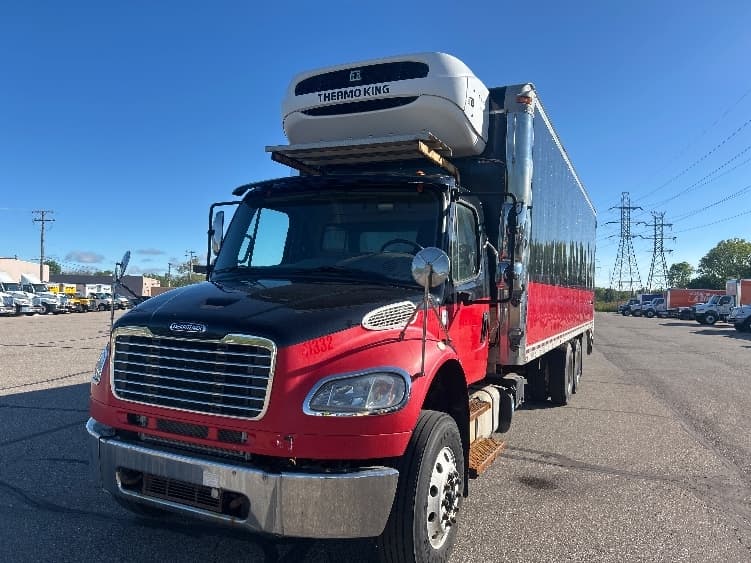 2018 Freightliner M2 106 — photo 3
