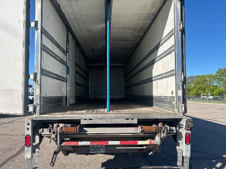 2018 Freightliner M2 106 — photo 8